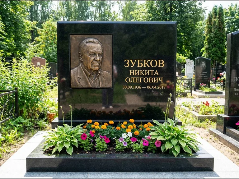 Памятник с барельефом — выполненная работа 19 в Перми