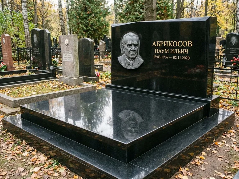 Памятник с барельефом — выполненная работа 37 в Перми