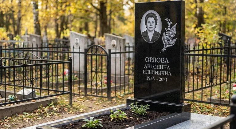 Памятник с гравировкой ландышей — выполненная работа «Орлова» в Перми