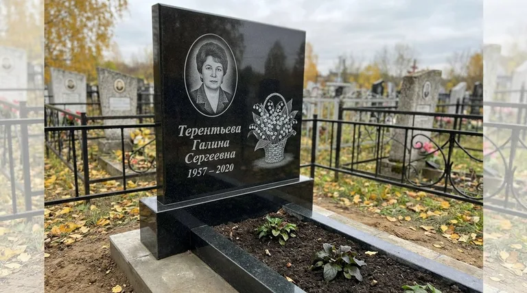Памятник с гравировкой ландышей — выполненная работа «Терентьева» в Перми