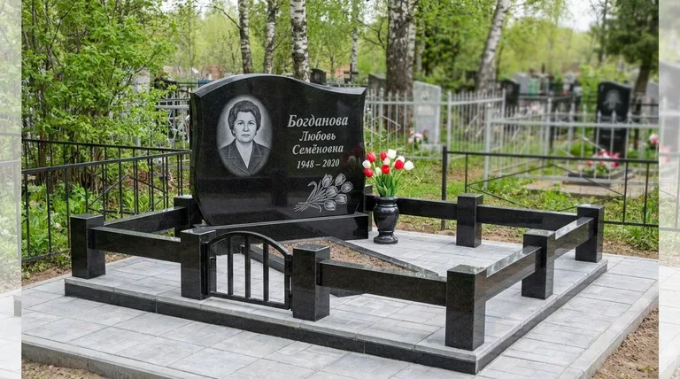 Памятник с гравировкой тюльпанов — выполненная работа «Богданова» в Перми