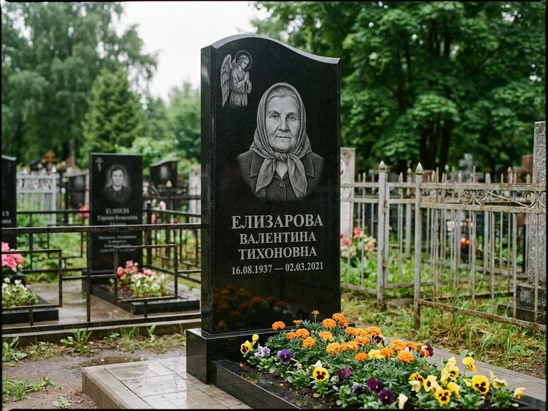 Памятник с гравировкой ангела — гравировка ангела с голубем по диагонали стелы, работа «Пантелеева» в Перми