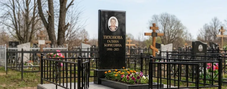 Памятник с оградой, Памятники мастерской «Мастер Каменев» на кладбищах Перми