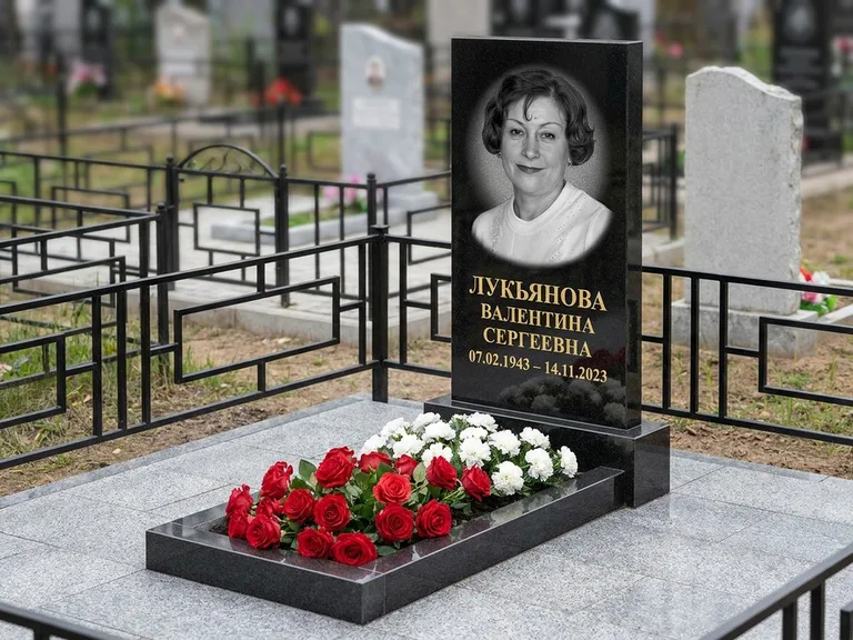 Портрет на памятнике в Перми — Ч/б портрет → гравировка на стандартном комплексе
