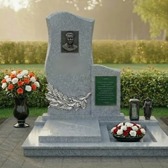 Мемориальный комплекс с асимметричной волной, гранит Мансуровский