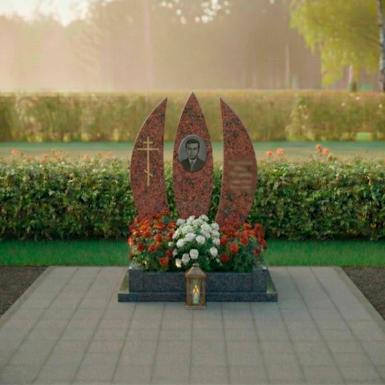 Элитный гранитный памятник с крестом в Салехарде, гранит Лезниковский