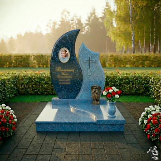 Комбинированный православный памятник с крестом в Новокузнецке, гранит Блю Перл