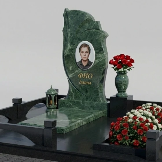 Гранитный мемориальный комплекс вертикальный светский во Владивостоке, гранит Балтик грин