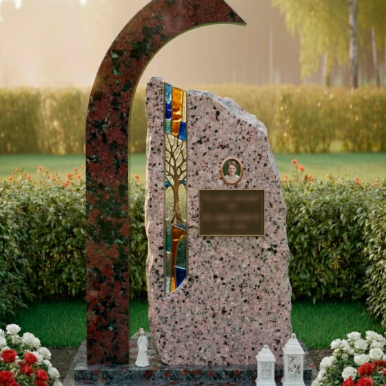 Комбинированный памятник со стеклом «Скала», гранит амфиболит