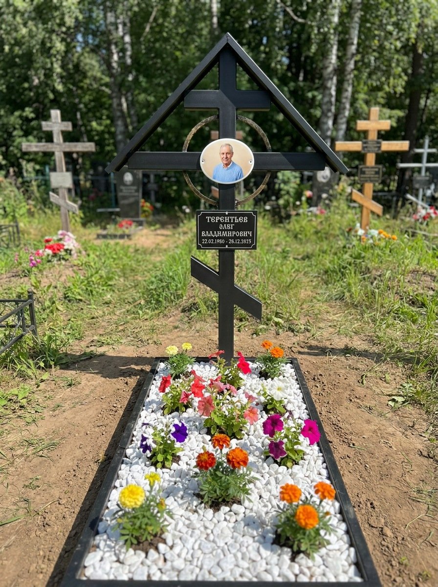 Портрет на памятнике в Перми — Крупный овал на кресте, портрет по грудь